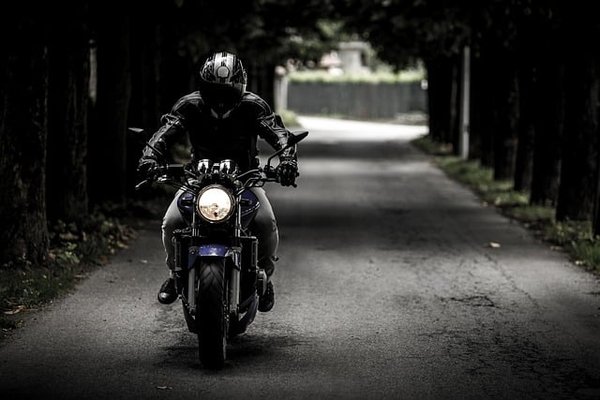 Auto-blipper: comment cette fonctionnalité améliore t-elle la conduite à moto ?
