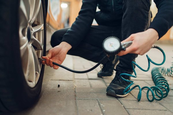 Pression de pneus : quelle importance pour la sécurité et l'efficacité de conduite ?